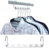 Optimiza el espacio de tu armario con la Percha de Metal con Gancho Mágico. Su diseño multifuncional con 6 agujeros te permite colgar varias prendas en una sola percha, manteniendo la ropa organizada y sin arrugas. 🔹Características destacadas: ✅ Ahorro de espacio: Su diseño vertical maximiza el espacio en el armario. ✅ 6 agujeros para colgar ropa: Ideal para camisas, pantalones, bufandas y más. ✅ Material resistente: Fabricada en acero inoxidable duradero y resistente al óxido. ✅ Diseño versátil: Se puede usar de forma horizontal o vertical según la necesidad. 📌Especificaciones: 📏 Tamaño: 37 cm 🛠 Material: Acero inoxidable / Hierro 📦 Contenido del paquete: ✔ 1 x Percha de acero inoxidable 💡Estas perchas de metal multifuncionales son perfectas para organizar tu ropa y aprovechar al máximo cada rincón de tu armario.